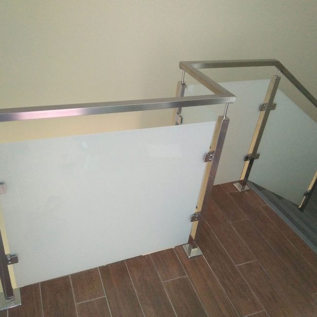 Barandilla de acero inox y vidrio