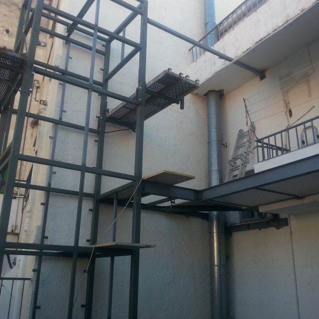 Estructura metálica para ascensor particular