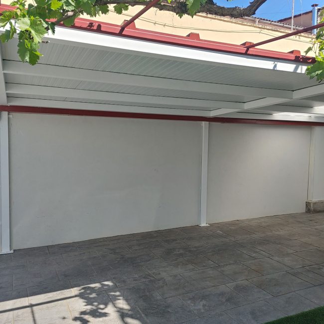 Estructura metálica con panel tipo sandwich